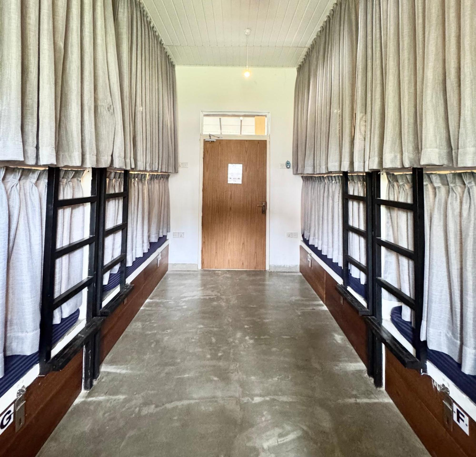 The Hostel Мириса Екстериор снимка