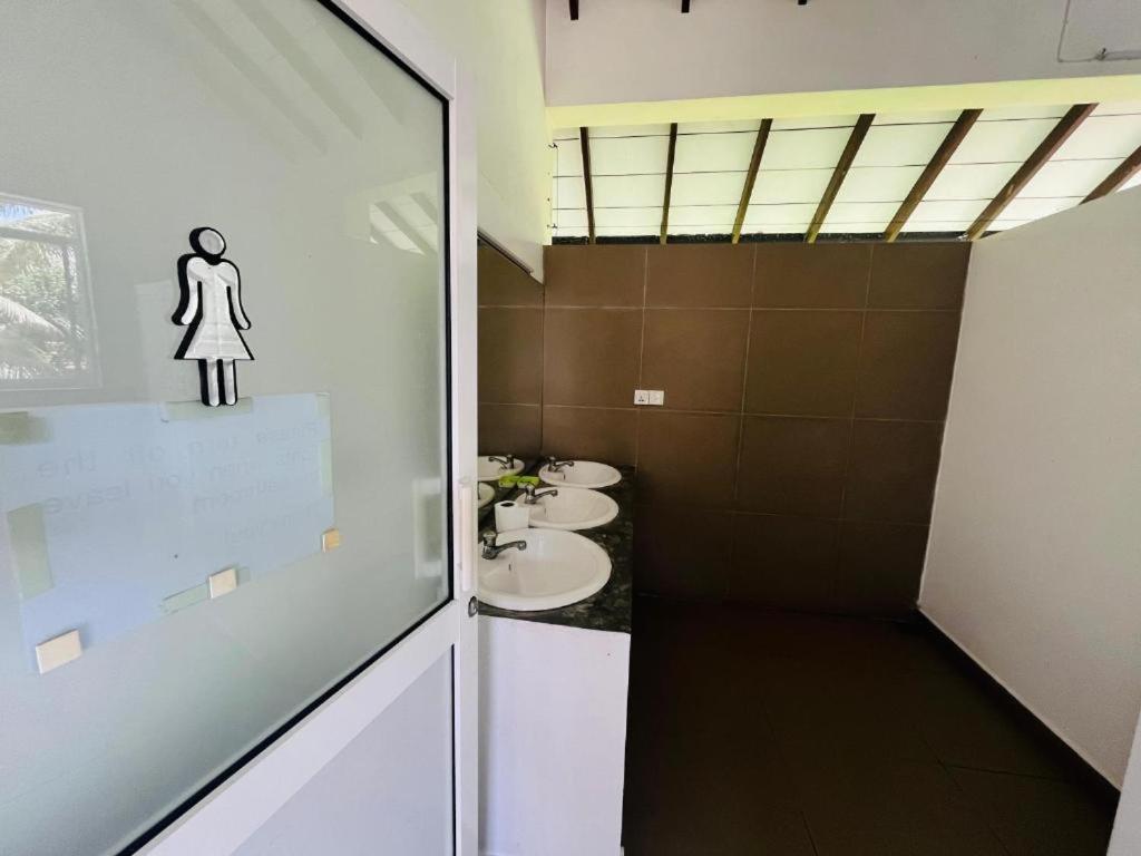 The Hostel Мириса Екстериор снимка