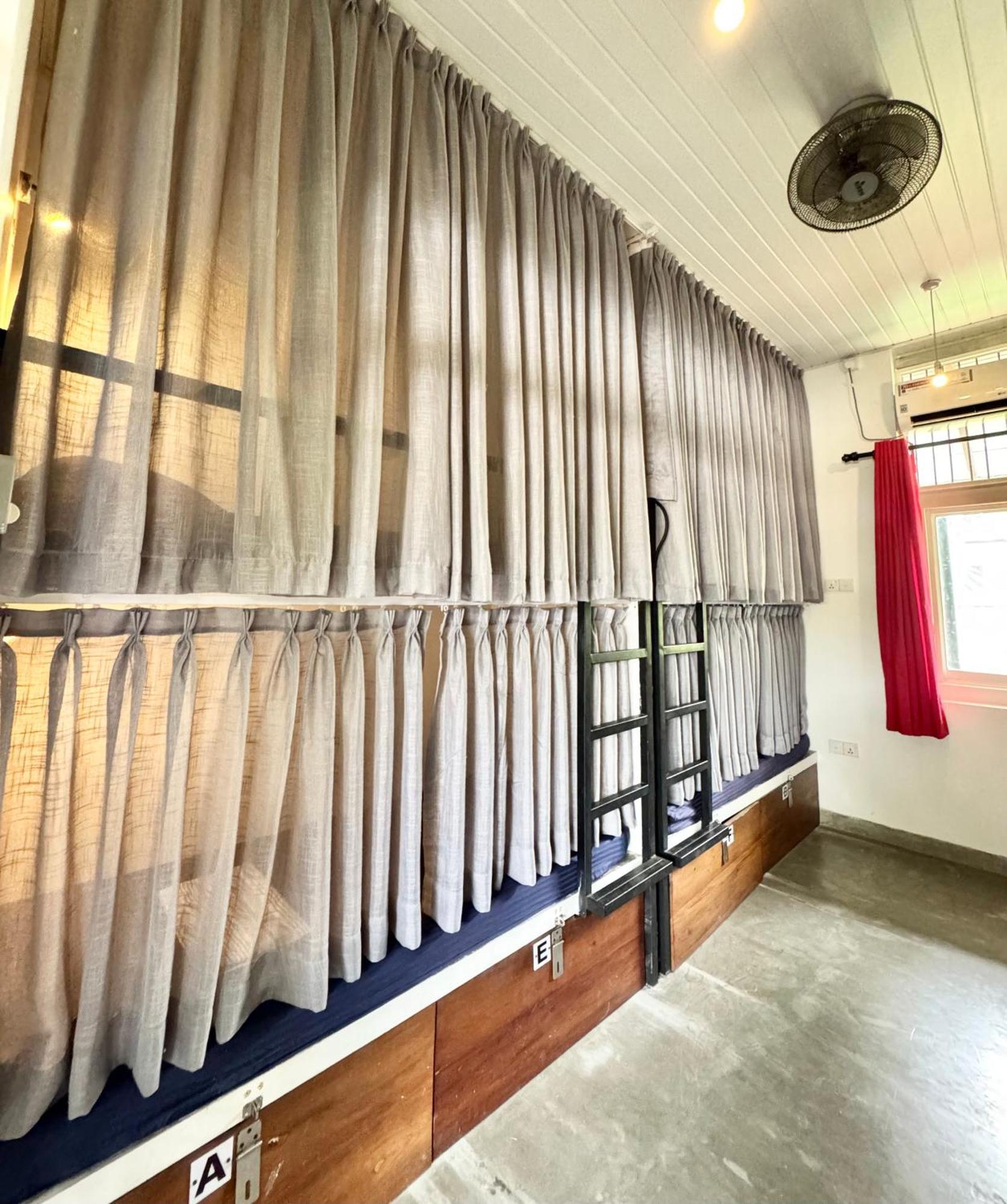 The Hostel Мириса Екстериор снимка